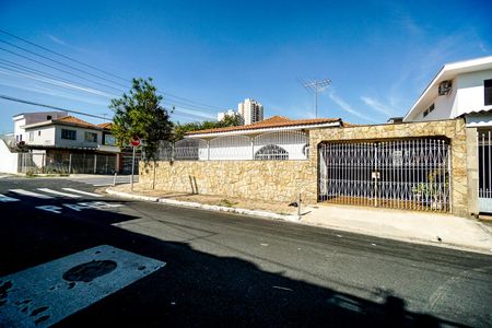 Casa à venda com 233m², 3 quartos e 2 vagasFachada