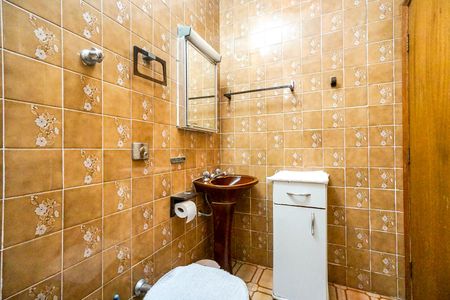 Casa à venda com 233m², 3 quartos e 2 vagasBanheiro da suíte