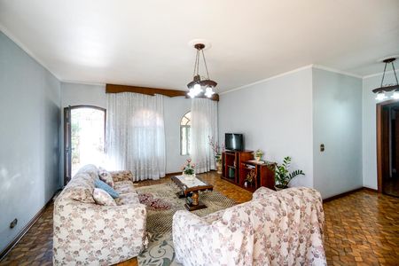 Casa à venda com 233m², 3 quartos e 2 vagasSala