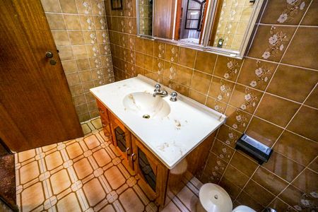 Casa à venda com 233m², 3 quartos e 2 vagasBanheiro social