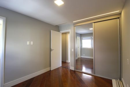 Apartamento à venda com 100m², 2 quartos e 1 vagaQuarto 1 - Suíte