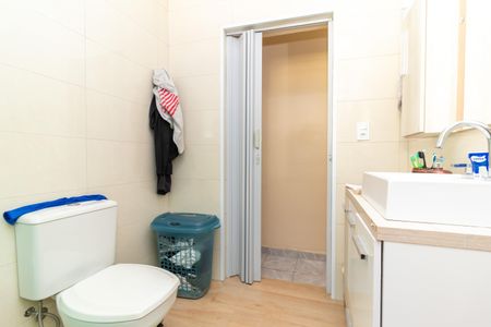 Casa à venda com 147m², 3 quartos e 1 vaga Casa à venda com 147m², 3 quartos e 1 vagaBanheiro de Serviço