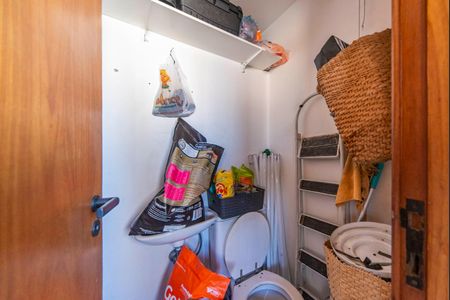 Apartamento para alugar com 145m², 2 quartos e 2 vagas Apartamento para alugar com 145m², 2 quartos e 2 vagasBanheiro de serviço