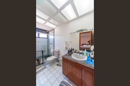 Apartamento para alugar com 145m², 2 quartos e 2 vagas Apartamento para alugar com 145m², 2 quartos e 2 vagasBanheiro do Quarto 2