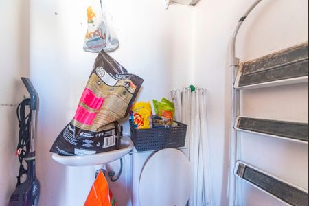 Apartamento para alugar com 145m², 2 quartos e 2 vagas Apartamento para alugar com 145m², 2 quartos e 2 vagasBanheiro de serviço