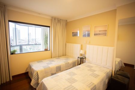 Apartamento à venda com 227m², 4 quartos e 3 vagas Apartamento à venda com 227m², 4 quartos e 3 vagasQuarto 1