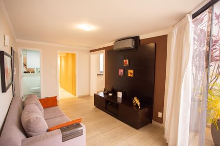 Apartamento à venda com 227m², 4 quartos e 3 vagas Apartamento à venda com 227m², 4 quartos e 3 vagasSala