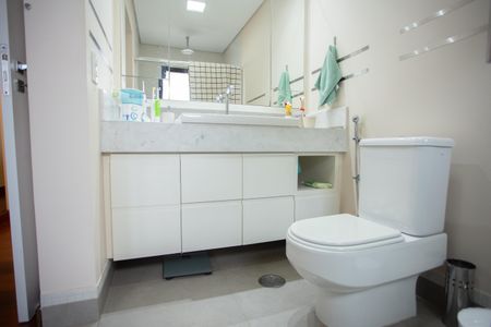 Apartamento à venda com 227m², 4 quartos e 3 vagas Apartamento à venda com 227m², 4 quartos e 3 vagasBanheiro da Suíte