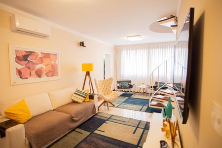 Apartamento à venda com 227m², 4 quartos e 3 vagas Apartamento à venda com 227m², 4 quartos e 3 vagasSala