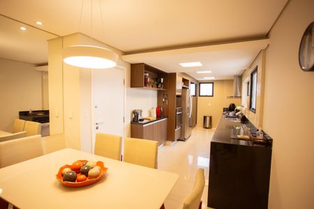 Apartamento à venda com 227m², 4 quartos e 3 vagas Apartamento à venda com 227m², 4 quartos e 3 vagasCozinha