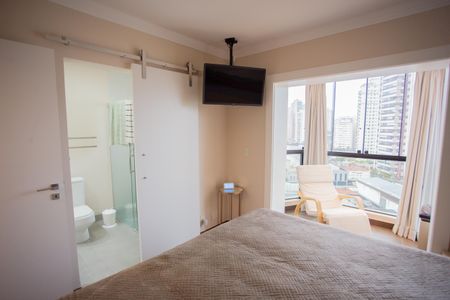 Apartamento à venda com 227m², 4 quartos e 3 vagas Apartamento à venda com 227m², 4 quartos e 3 vagasSuíte