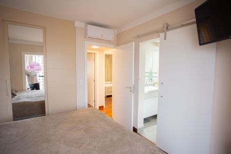 Apartamento à venda com 227m², 4 quartos e 3 vagas Apartamento à venda com 227m², 4 quartos e 3 vagasSuíte