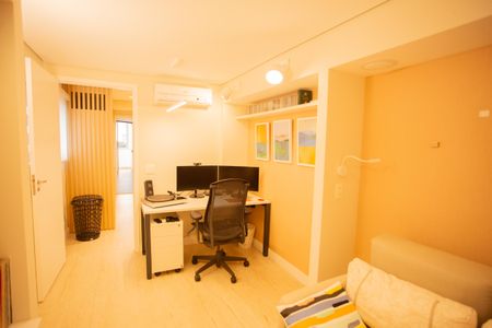 Apartamento à venda com 227m², 4 quartos e 3 vagas Apartamento à venda com 227m², 4 quartos e 3 vagasEscritório