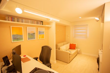 Apartamento à venda com 227m², 4 quartos e 3 vagas Apartamento à venda com 227m², 4 quartos e 3 vagasEscritório