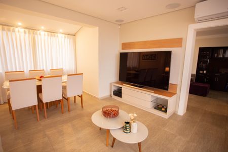 Apartamento à venda com 227m², 4 quartos e 3 vagas Apartamento à venda com 227m², 4 quartos e 3 vagasÁrea Gourmet