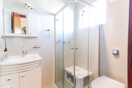 Casa à venda com 170m², 4 quartos e 4 vagas Casa à venda com 170m², 4 quartos e 4 vagasBanheiro da Suíte 02