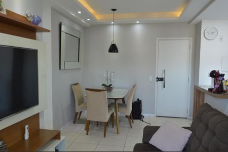 Apartamento à venda com 57m², 2 quartos e 1 vaga Apartamento à venda com 57m², 2 quartos e 1 vagaSala