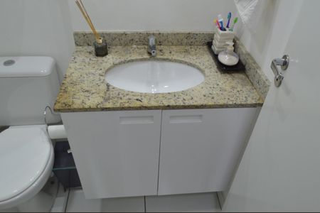Apartamento à venda com 57m², 2 quartos e 1 vaga Apartamento à venda com 57m², 2 quartos e 1 vagaBanheiro da Suíte