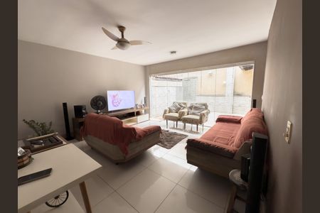 Casa à venda com 93m², 3 quartos e 1 vagaSala