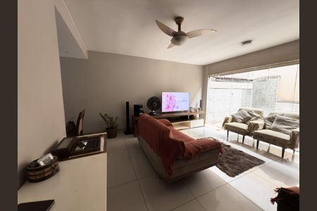 Casa à venda com 93m², 3 quartos e 1 vagaSala