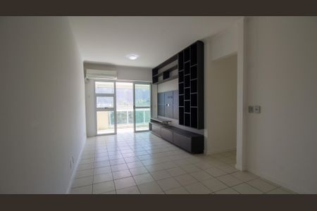 Apartamento à venda com 90m², 3 quartos e 2 vagasSala