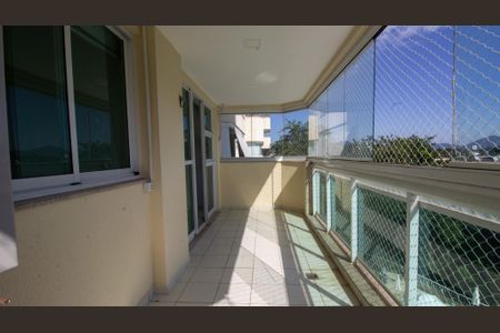 Apartamento à venda com 90m², 3 quartos e 2 vagasVaranda