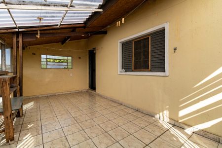 Casa à venda com 276m², 4 quartos e 4 vagas Casa à venda com 276m², 4 quartos e 4 vagasVaranda