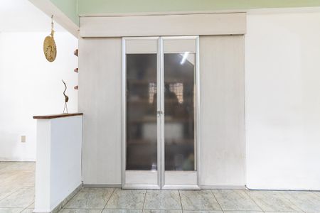 Casa à venda com 276m², 4 quartos e 4 vagas Casa à venda com 276m², 4 quartos e 4 vagasCozinha