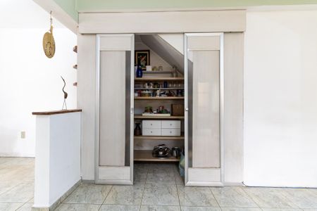 Casa à venda com 276m², 4 quartos e 4 vagas Casa à venda com 276m², 4 quartos e 4 vagasCozinha