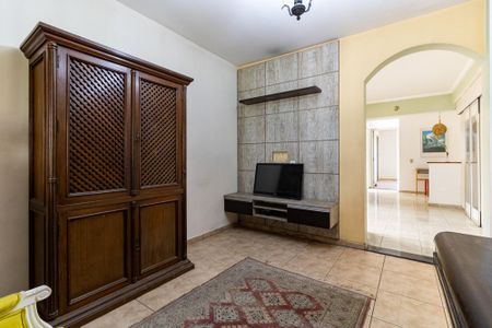 Casa à venda com 276m², 4 quartos e 4 vagas Casa à venda com 276m², 4 quartos e 4 vagasSala