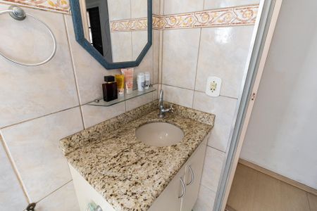 Casa à venda com 276m², 4 quartos e 4 vagas Casa à venda com 276m², 4 quartos e 4 vagasBanheiro da Suíte 1