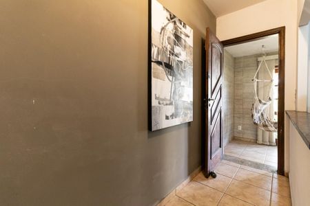 Casa à venda com 276m², 4 quartos e 4 vagas Casa à venda com 276m², 4 quartos e 4 vagasEntrada