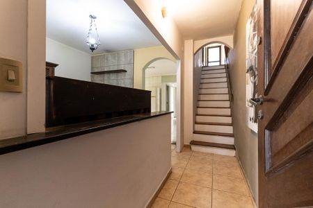 Casa à venda com 276m², 4 quartos e 4 vagas Casa à venda com 276m², 4 quartos e 4 vagasEntrada