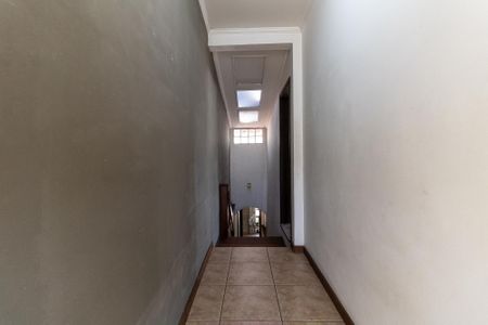 Casa à venda com 276m², 4 quartos e 4 vagas Casa à venda com 276m², 4 quartos e 4 vagasCorredor