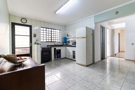 Casa à venda com 276m², 4 quartos e 4 vagas Casa à venda com 276m², 4 quartos e 4 vagasCozinha