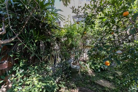 Casa à venda com 276m², 4 quartos e 4 vagas Casa à venda com 276m², 4 quartos e 4 vagasJardim