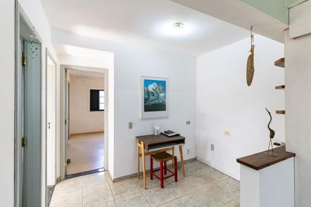 Casa à venda com 276m², 4 quartos e 4 vagas Casa à venda com 276m², 4 quartos e 4 vagasEscritório