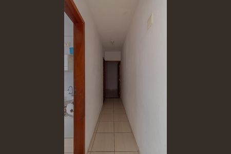 Casa para alugar com 70m², 2 quartos e sem vaga Casa para alugar com 70m², 2 quartos e sem vagaCorredor Interno