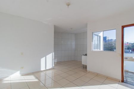 Casa para alugar com 70m², 2 quartos e sem vaga Casa para alugar com 70m², 2 quartos e sem vagaSala