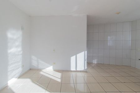 Casa para alugar com 70m², 2 quartos e sem vaga Casa para alugar com 70m², 2 quartos e sem vagaSala