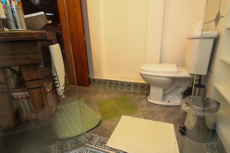 Casa de condomínio à venda com 300m², 4 quartos e 1 vagaBanheiro da Suíte 2