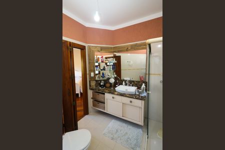 Casa de condomínio à venda com 300m², 4 quartos e 1 vagaBanheiro da Suíte 1