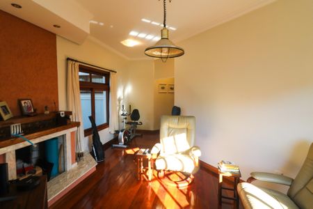 Casa de condomínio à venda com 300m², 4 quartos e 1 vagaSala de TV