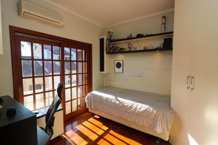 Casa de condomínio à venda com 300m², 4 quartos e 1 vagaQuarto 2