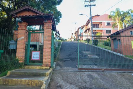 Casa de condomínio à venda com 300m², 4 quartos e 1 vagaFachada e portaria