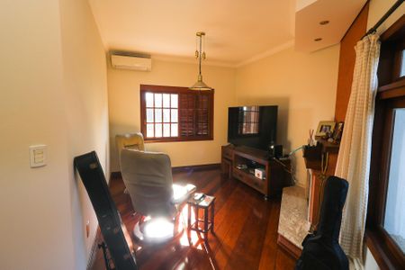 Casa de condomínio à venda com 300m², 4 quartos e 1 vagaSala de TV