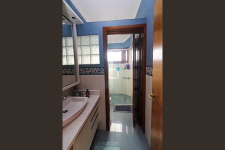 Casa de condomínio à venda com 300m², 4 quartos e 1 vagaBanheiro 2