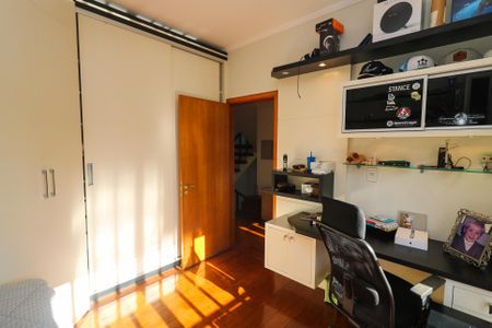 Casa de condomínio à venda com 300m², 4 quartos e 1 vagaQuarto 2