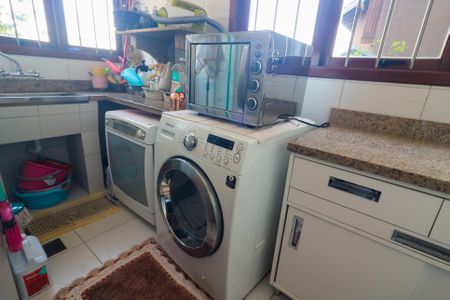 Casa de condomínio à venda com 300m², 4 quartos e 1 vagaÁrea de Serviço