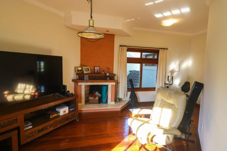 Sala de TV de casa de condomínio à venda com 4 quartos, 300m² em Cavalhada, Porto Alegre